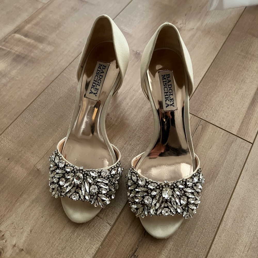 Badgley Mishka / Wedding Heels / Ivory / Size 5
